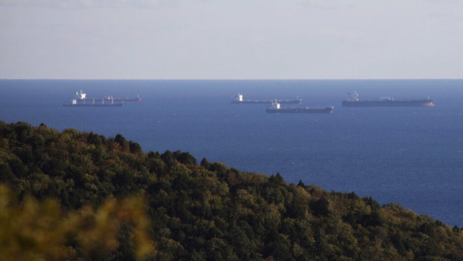 Το ρωσικό πετρέλαιο, ο «σκιώδης στόλος» και τα… κόλπα στον Λακωνικό κόλπο – Το ντοκιμαντέρ του Bloomberg (Video)