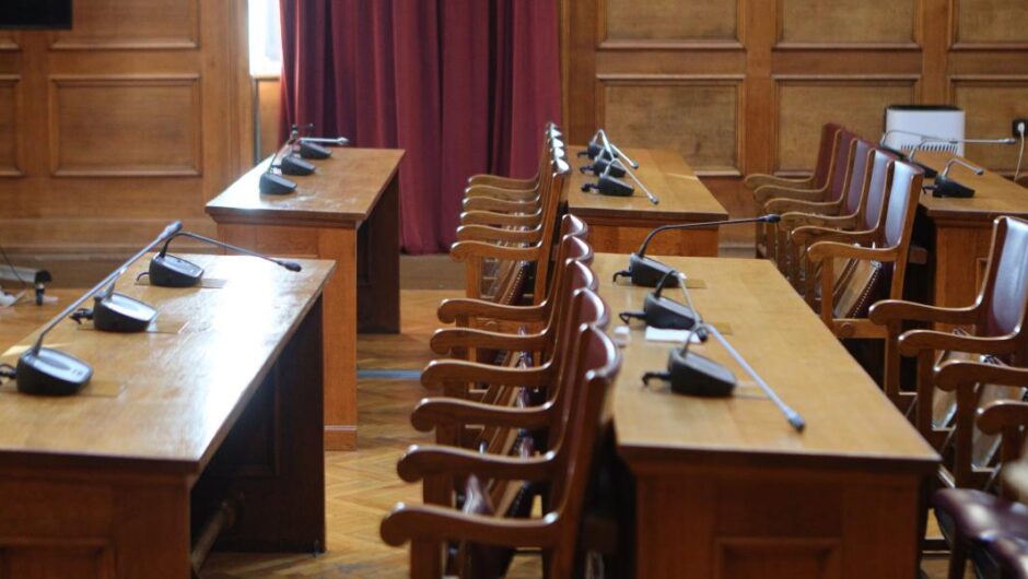 Τέμπη / Επτά υπουργούς της ΝΔ καλεί ως μάρτυρες στην εξεταστική ο ΣΥΡΙΖΑ – Όλη η λίστα