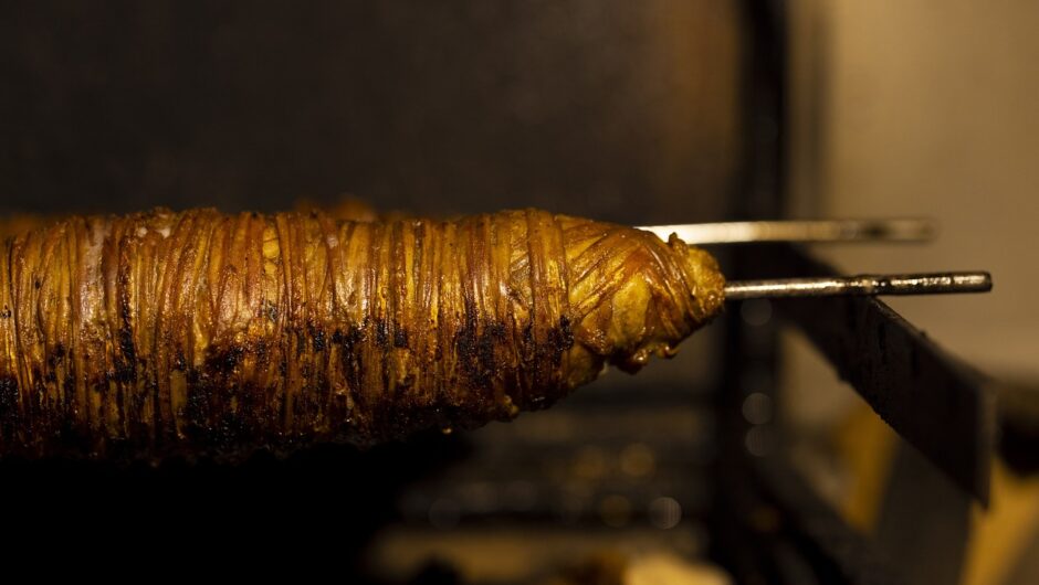 Και επίσημα ελληνικό το κοκορέτσι – «Βράζουν» οι Τούρκοι