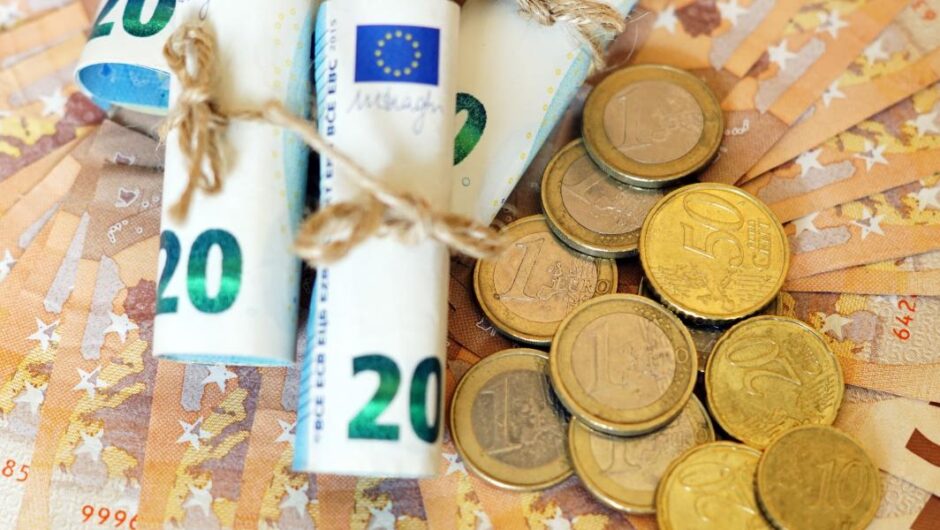 Ιδιωτικό χρέος / «Βουνό» 254 δισ. ευρώ για νοικοκυριά και επιχειρήσεις
