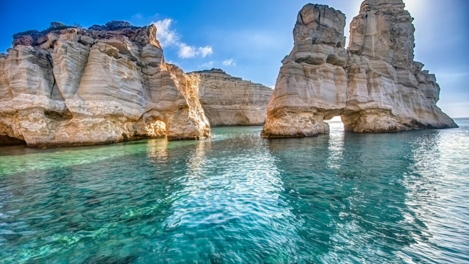 Προς νέο ρεκόρ ο ελληνικός τουρισμός: Πόσοι ήρθαν, πού πήγαν, πόσα ξόδεψαν το 2023