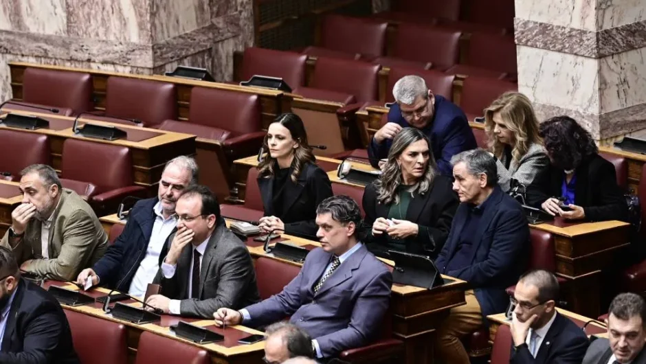 «Καρφί» ΣΥΡΙΖΑ για τη διαφοροποίηση των 11 στο ν/σ για τους servicers