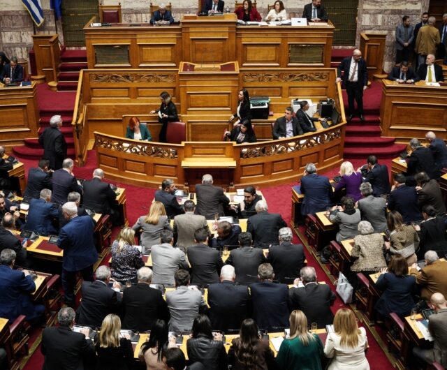 ΚΟΙΝΟΒΟΥΛΕΥΤΙΚΕΣ ΨΗΦΟΦΟΡΙΕΣ Κ’ ΠΕΡΙΟΔΟΥ 2023: ΥΠΟΧΩΡΗΣΗ ΤΗΣ ΣΥΝΑΙΝΕΣΗΣ ΚΑΙ 3 ΠΟΛΟΙ ΕΝΤΟΣ ΒΟΥΛΗΣ
