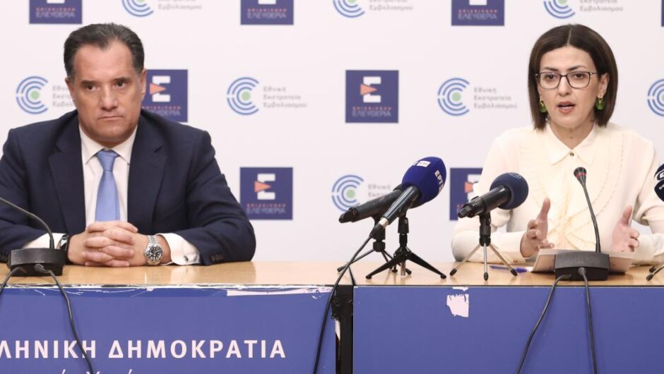 Κορωνοϊός / Μια κυβέρνηση που έβλεπε τα κύματα να περνούν