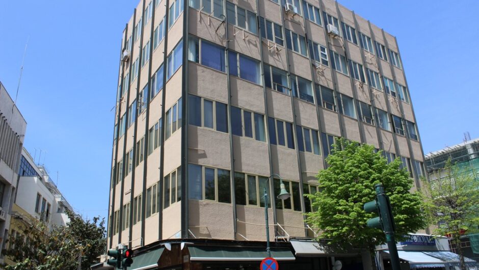 Δ. Λαρισαίων: Εργασίες σε δύο ορόφους του κτιρίου Κληροδοτήματος Καρανίκα – Σύλλογοι προς μεταστέγαση