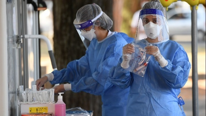 Η αύξηση των κρουσμάτων covid-19 δοκιμάζει τις αντοχές του ΕΣΥ για 4η χρονιά