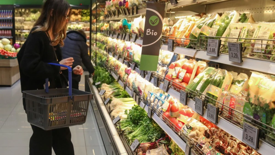 Τα τέσσερα μέτρα κατά της ακρίβειας που ανακοίνωσε η κυβέρνηση