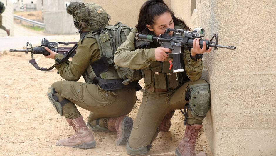 Οι γυναίκες του Ισραήλ πήραν τα όπλα τους – Πολεμούν στην πρώτη γραμμή στη Γάζα