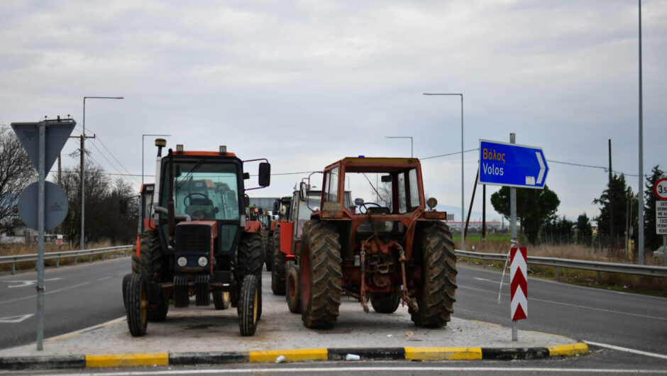 Τα μπλόκα των αγροτών προβληματίζουν την κυβέρνηση – Ευρεία σύσκεψη στο Μαξίμου την Κυριακή
