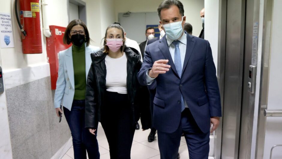 Διάλυση του ΕΣΥ: Χαριστική βολή στα νοσοκομεία από γρίπη, λοιμώξεις, κορονοϊό και Αδωνη