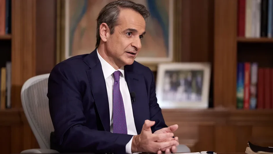 Μασάζ στα μυαλά και στις συνειδήσεις