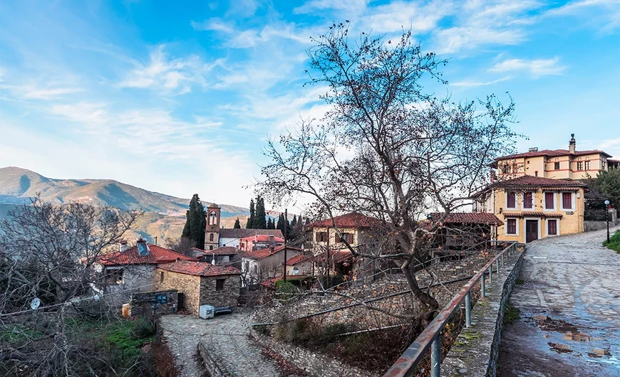 Αμπελάκια: Το χωριό στον Κίσσαβο που ο χρόνος μοιάζει να έχει σταματήσει