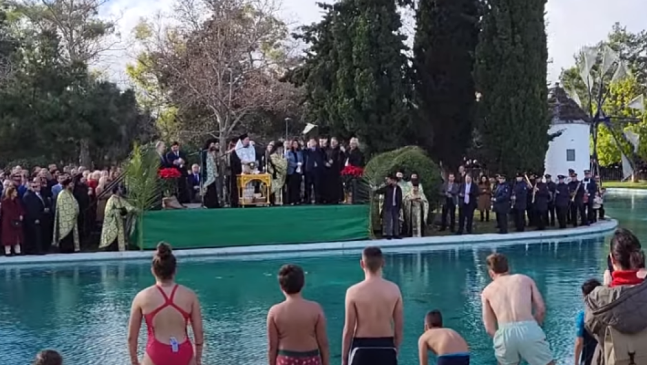 Άδωνις Γεωργιάδης / Το απρόοπτο με το περιστέρι στα Θεοφάνια