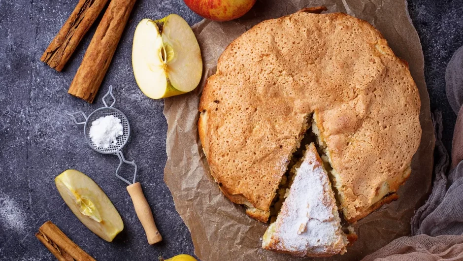 Πώς να φτιάξετε το πιο εύκολο, νόστιμο αλλά και υγιεινό κέικ μήλου