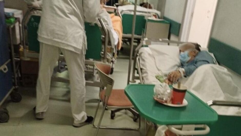 Αττικό Νοσοκομείο / Εικόνες ντροπής στην εφημερία – Έβγαλαν 90 ράντζα στους διαδρόμους