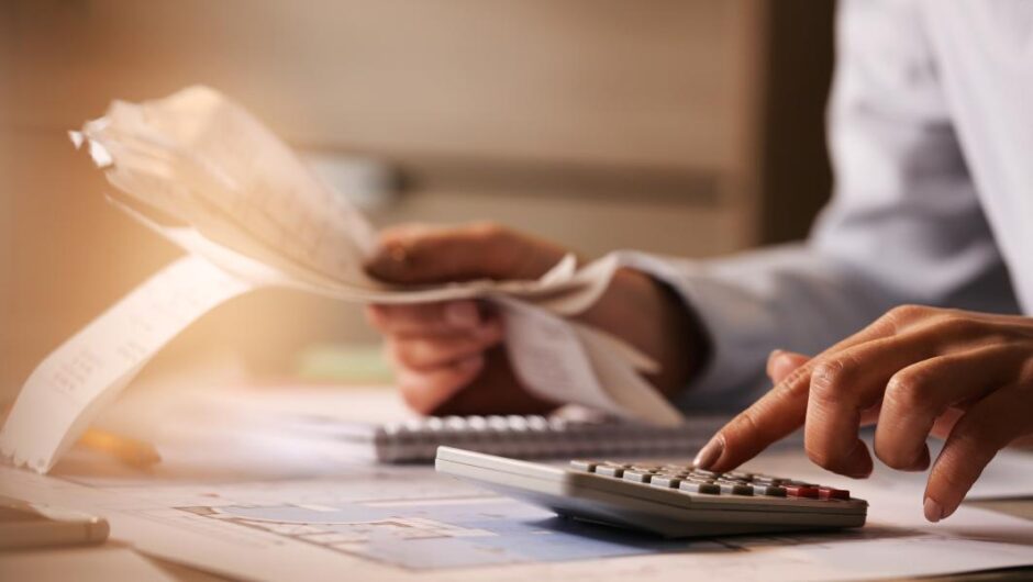 Ελεύθεροι επαγγελματίες / Νέα αύξηση 3,46% στις εισφορές ανακοίνωσε η κυβέρνηση – Οι ασφαλιστικές κατηγορίες