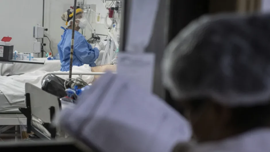 Πρωτοχρονιά σε ρυθμούς Covid-19 – Μεγάλη πίεση στα νοσοκομεία