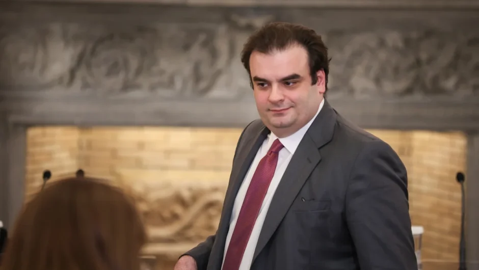 Ψηφιακές αγωνίες στο Υπουργείο Παιδείας