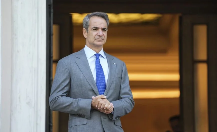 Να κλείσει τα μέτωπα σε μπλόκα και καταλήψεις επιχειρεί η κυβέρνηση