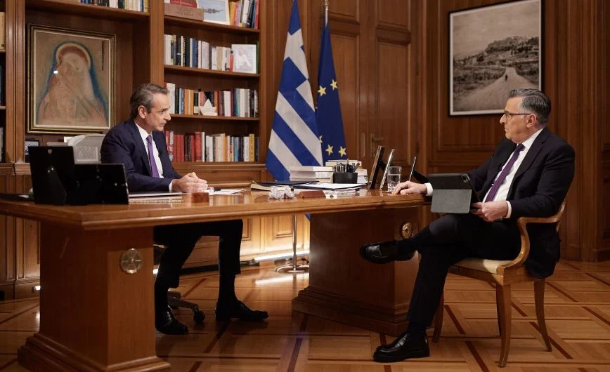 Επιχείρηση αντιστροφής κλίματος για τα ομόφυλα ζευγάρια – Οι κυβερνητικές επιδιώξεις με στόχο την ψήφιση του νομοσχεδίου