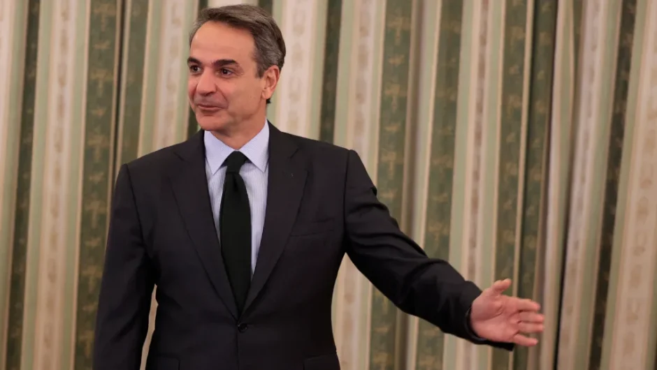 Εσείς αποκαλύψεις, εμείς αγωγές