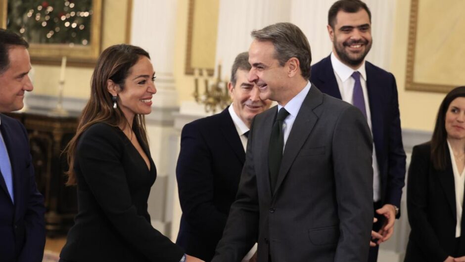 Δόμνα Μιχαηλίδου / Ατζέντα με μειώσεις σε συντάξεις και παροχές – Οι αλλαγές που έρχονται
