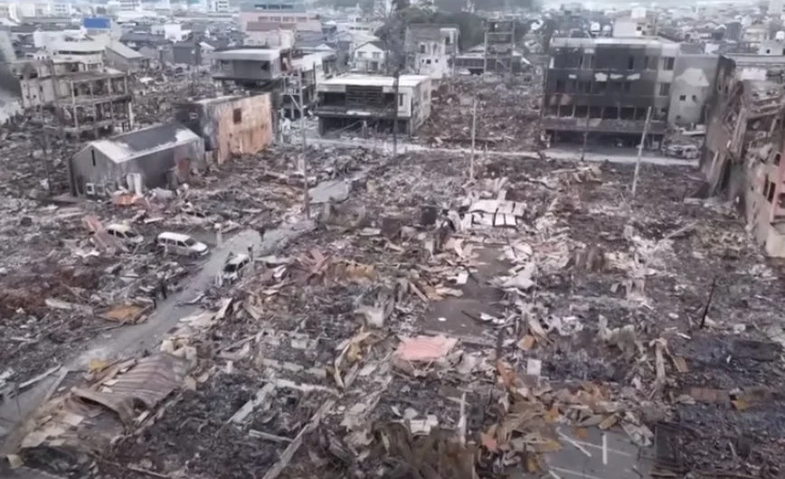 Ισοπεδωμένη η Ουατζίμα μετά τον σεισμό στην Ιαπωνία – Έκλεισε το κρίσιμο παράθυρο 72 ωρών, 92 νεκροί, 242 αγνοούμενοι