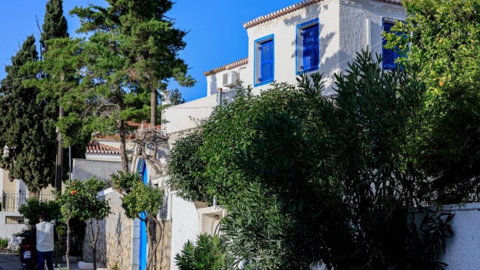 Οι Σπέτσες του Μητσοτάκη