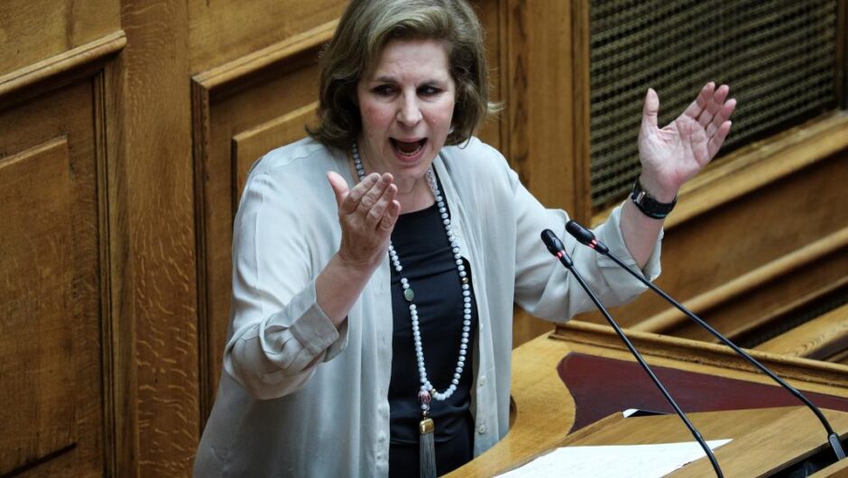 Εύη Χριστοφιλοπούλου / Όταν έλεγε στον Κουρουμπλή ότι «είδε φως και μπήκε από το ΠΑΣΟΚ στον ΣΥΡΙΖΑ»