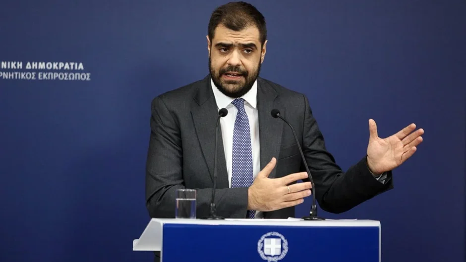 Παύλος Μαρινάκης: Αντιγραφή