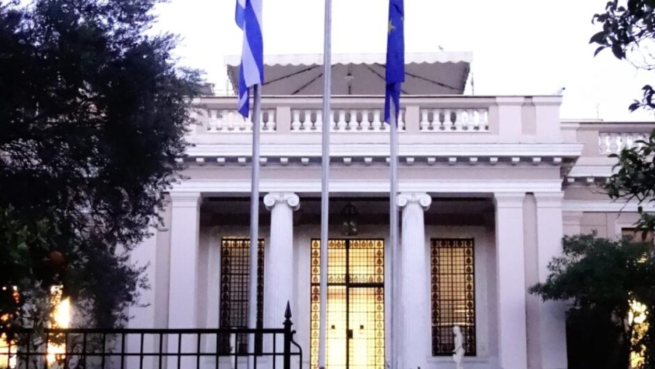 Μαξίμου / Ο πολιτικός εφιάλτης της κυβέρνησης – Τρέμουν το διπλό μπλόκο τρακτέρ και φοιτητών