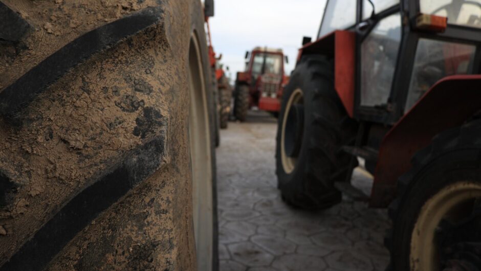 Αγροτικά μπλόκα: Ο Σταμενίτης στη Λάρισα, τα αιτήματα… στον πρωθυπουργό