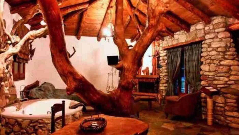 Το χωριό των «Φλίνστοουνς» βρίσκεται στην Θεσσαλία! Παραμυθοχωριό που όμοιό του δεν υπάρχει πουθενά (φωτό – βίντεο)