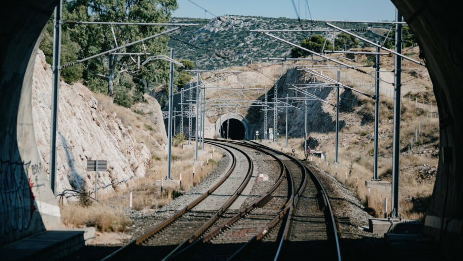 Λάρισα: Αυτή είναι η σημερινή κατάσταση στο σιδηροδρομικό δίκτυο – Εκτός λειτουργίας η φωτοσήμανση στο σημείο της τραγωδίας – Τί λένε οι μηχανοδηγοί
