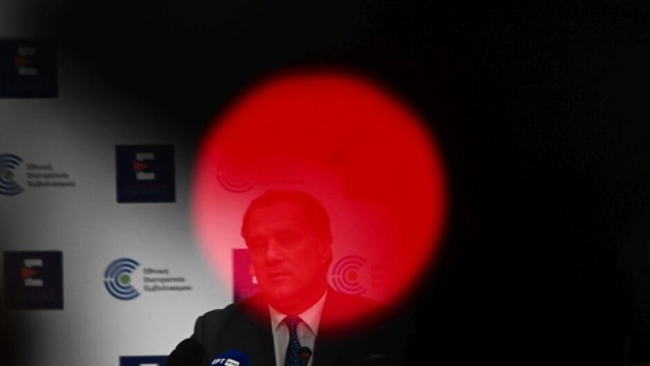 Ο Άδωνης Γεωργιάδης είναι το αφεντικό και το δείχνει