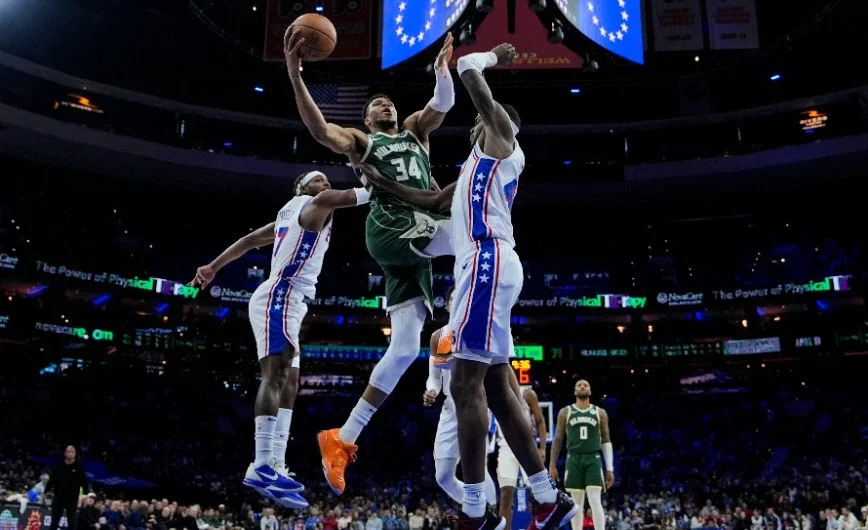 Ασταμάτητος ο Γιάννης Αντετοκούνμπο: Άγγιξε το triple double στη νίκη των Μπακς επί των Σίξερς