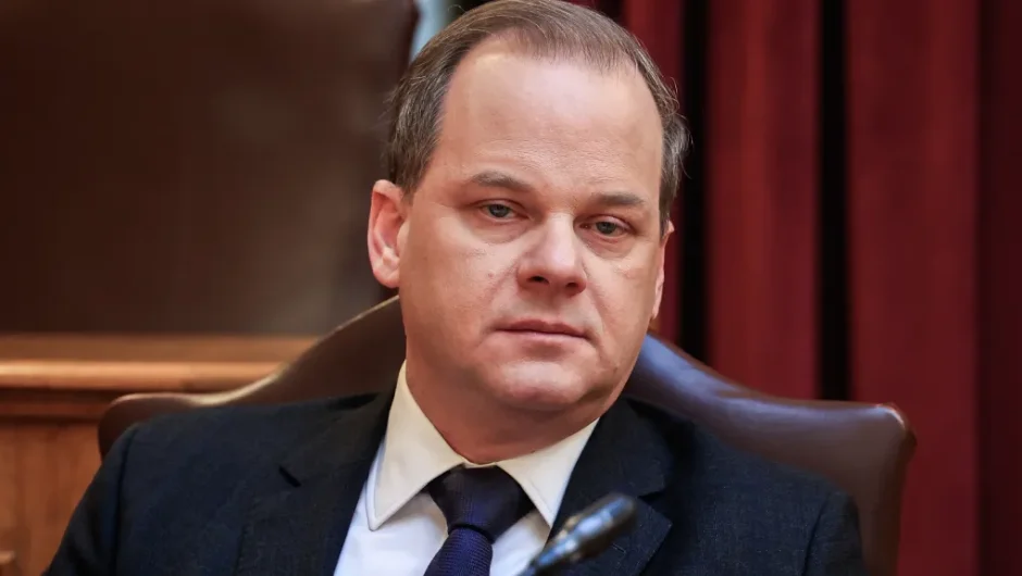 Αυτοκριτική: μια άγνωστη λέξη