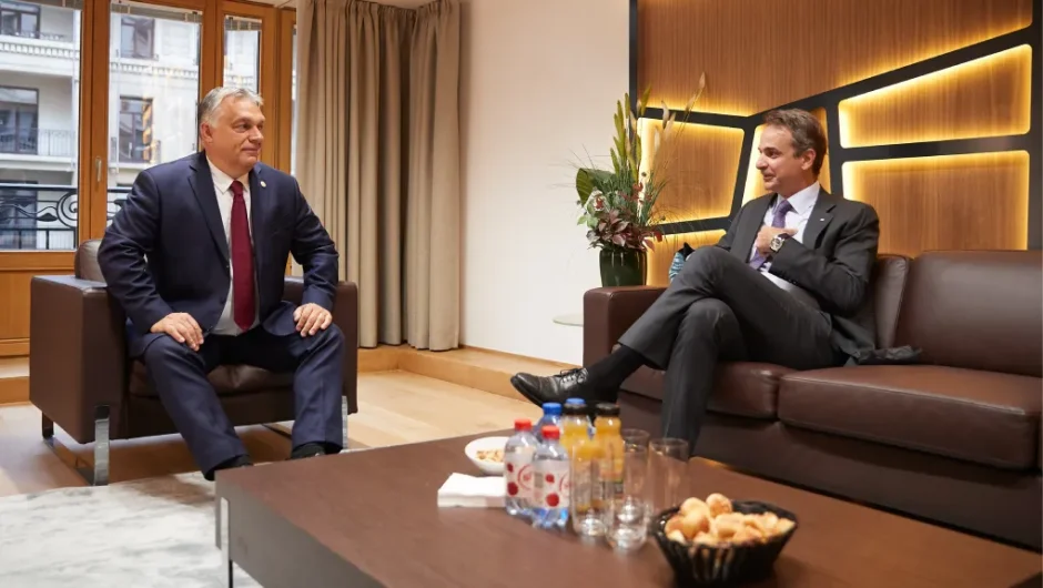 Στραβά αρμενίζουμε