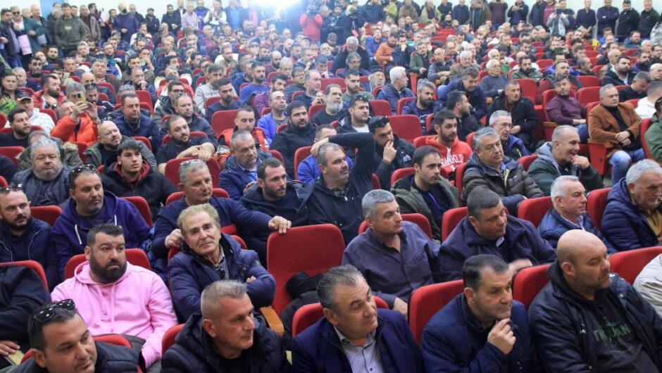 Αγρότες / Ο κύβος ερρίφθη – Απόβαση με τα τρακτέρ στην Αθήνα και μπλόκα στην εθνική οδό