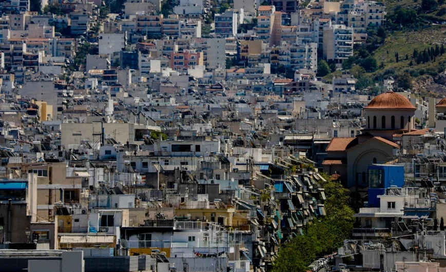 Σφίγγει ο κλοιός για όσους έχουν χρέη στην Εφορία – Ηλεκτρονικό σφυρί για κατοικίες, γραφεία, οικόπεδα, αγροτεμάχιο και πάρκινγκ