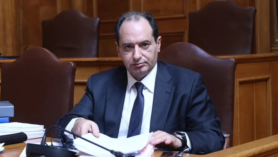 Τους εξάντλησε ο Σπίρτζης – Κατέθετε για 11,5 ώρες!