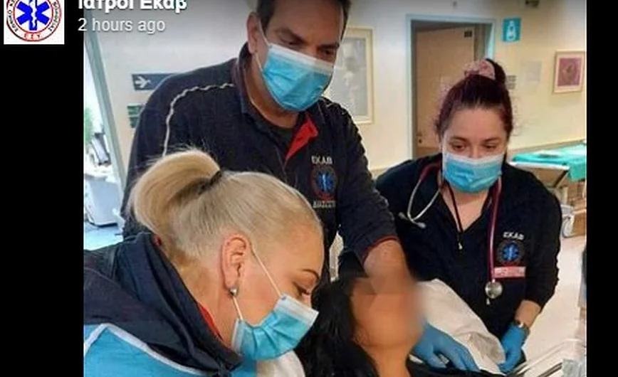Θεσσαλονίκη: Γυναίκα γέννησε ένα υγιέστατο αγοράκι μέσα στο ασθενοφόρο καθ’ οδόν για το νοσοκομείο