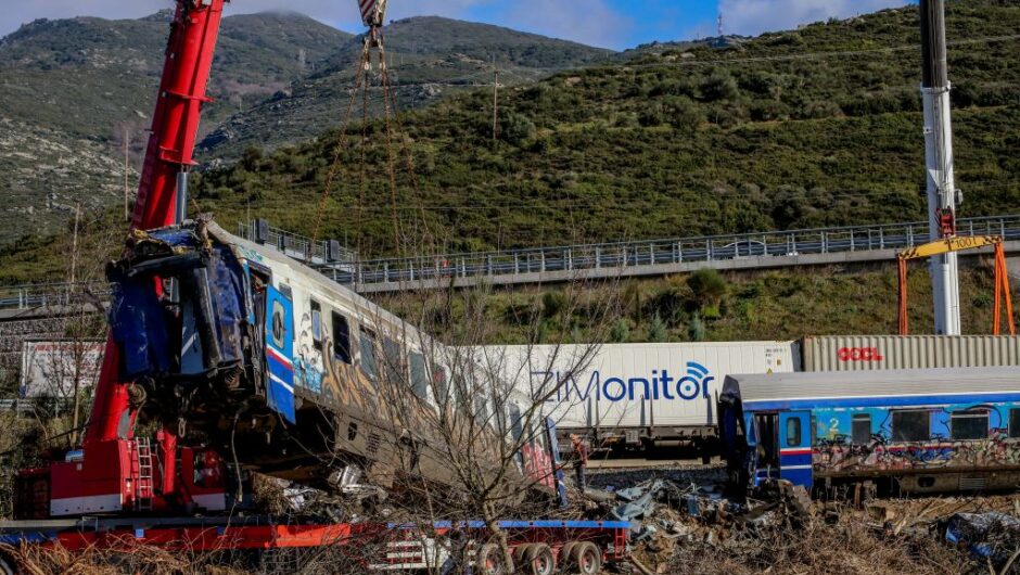 Έγκλημα στα Τέμπη: 337.000 υπογραφές στο ψήφισμα της Μαρίας Καρυστιανού για απόδοση δικαιοσύνης