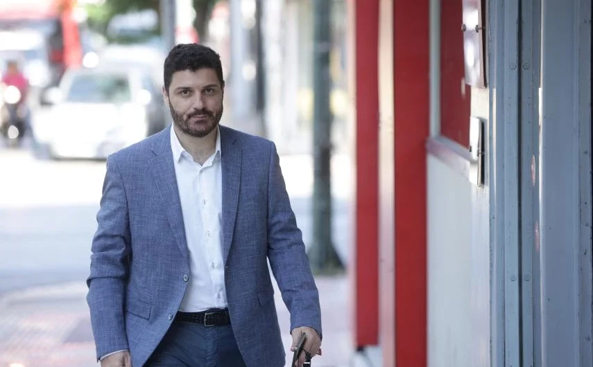 Ο Τεμπονέρας κατάφερε να στρέψει το ΣΥΡΙΖΑ απέναντί του – Τι γυρεύουν τρεις υπουργοί του Μακρόν στην Αθήνα