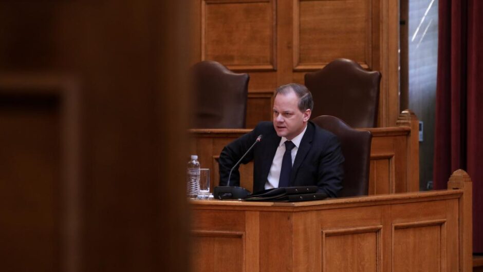 Πόρισμα ΣΥΡΙΖΑ για Τέμπη / Γιατί δεν ισχύει για τον Καραμανλή ο νόμος περί ευθύνης υπουργών