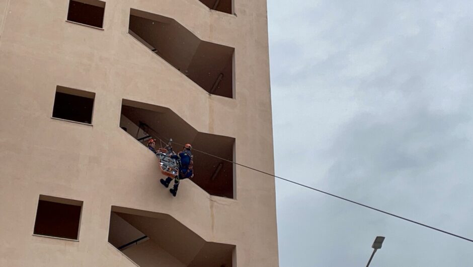 «Σεισμός» και «φωτιά» στο Πανεπιστημιακό Νοσοκομείο Λάρισας – «Επιχείρηση εκκένωσης»… Δείτε φωτ. και βίντεο από την άσκηση