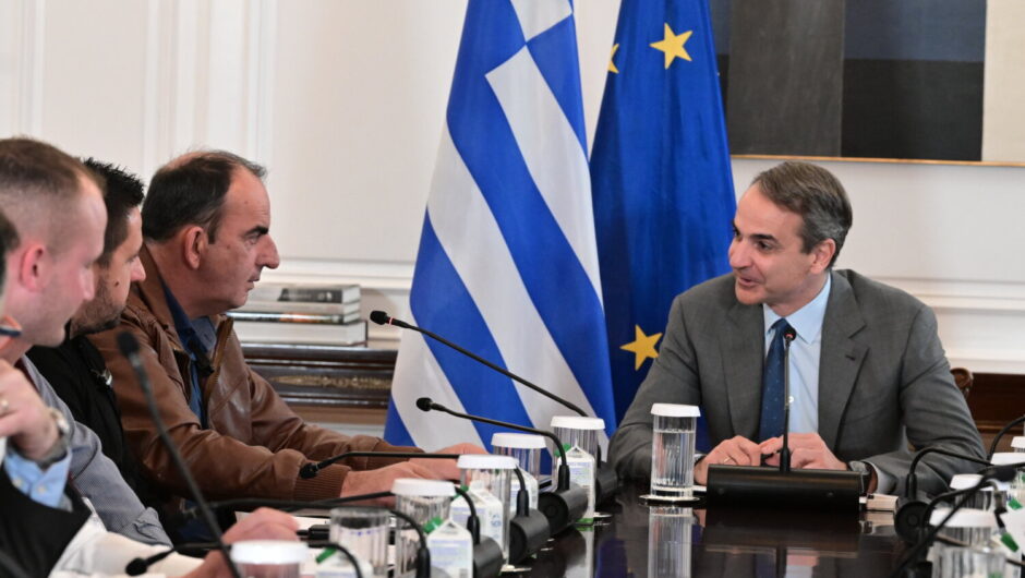 Εικόνες από τη συνάντηση του Πρωθυπουργού με την αντιπροσωπεία των Θεσσαλών αγροτών