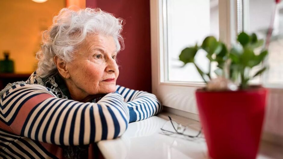 Αυτή είναι η μεγαλύτερη απειλή για την υγεία των 70ρηδων – Τους καθιστά ευάλωτους σε κατάθλιψη, πτώσεις και άνοια