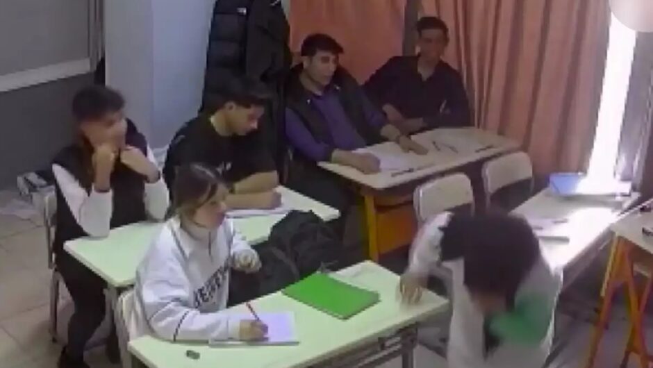 Τουρκία: Δάσκαλο έσωσε μαθήτρια που πνιγόταν με τη λαβή Χάιμλιχ