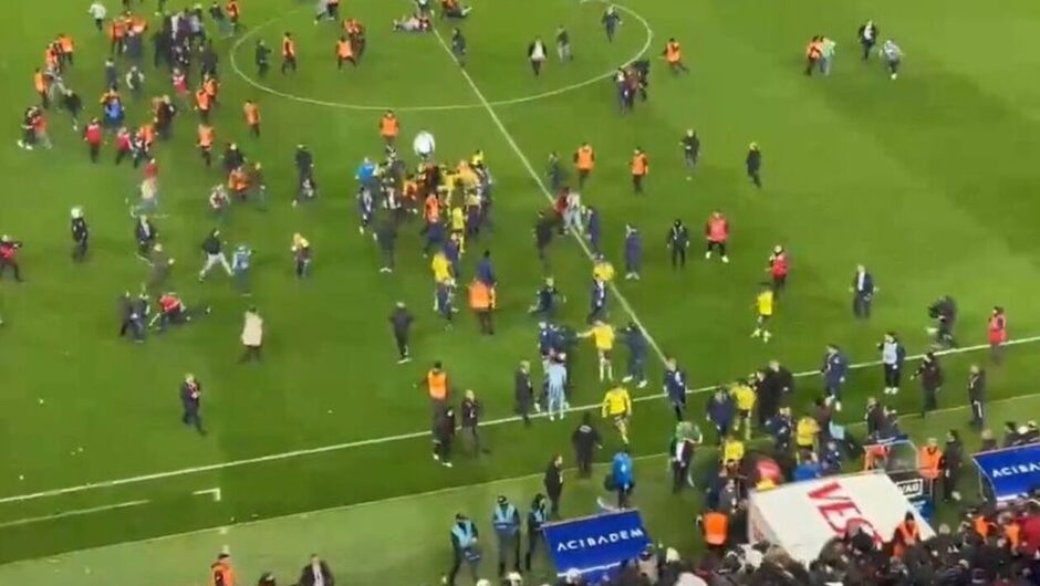 Φενέρμπαχτσε: Χάος στην Τραπεζούντα – Ξύλο μεταξύ οπαδών και παικτών